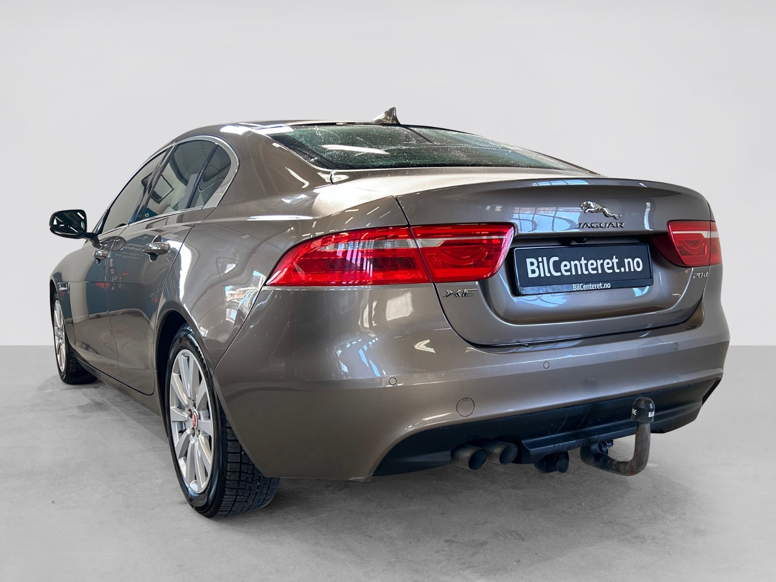 Jaguar XE 20d Automatic, 180hp, 2016