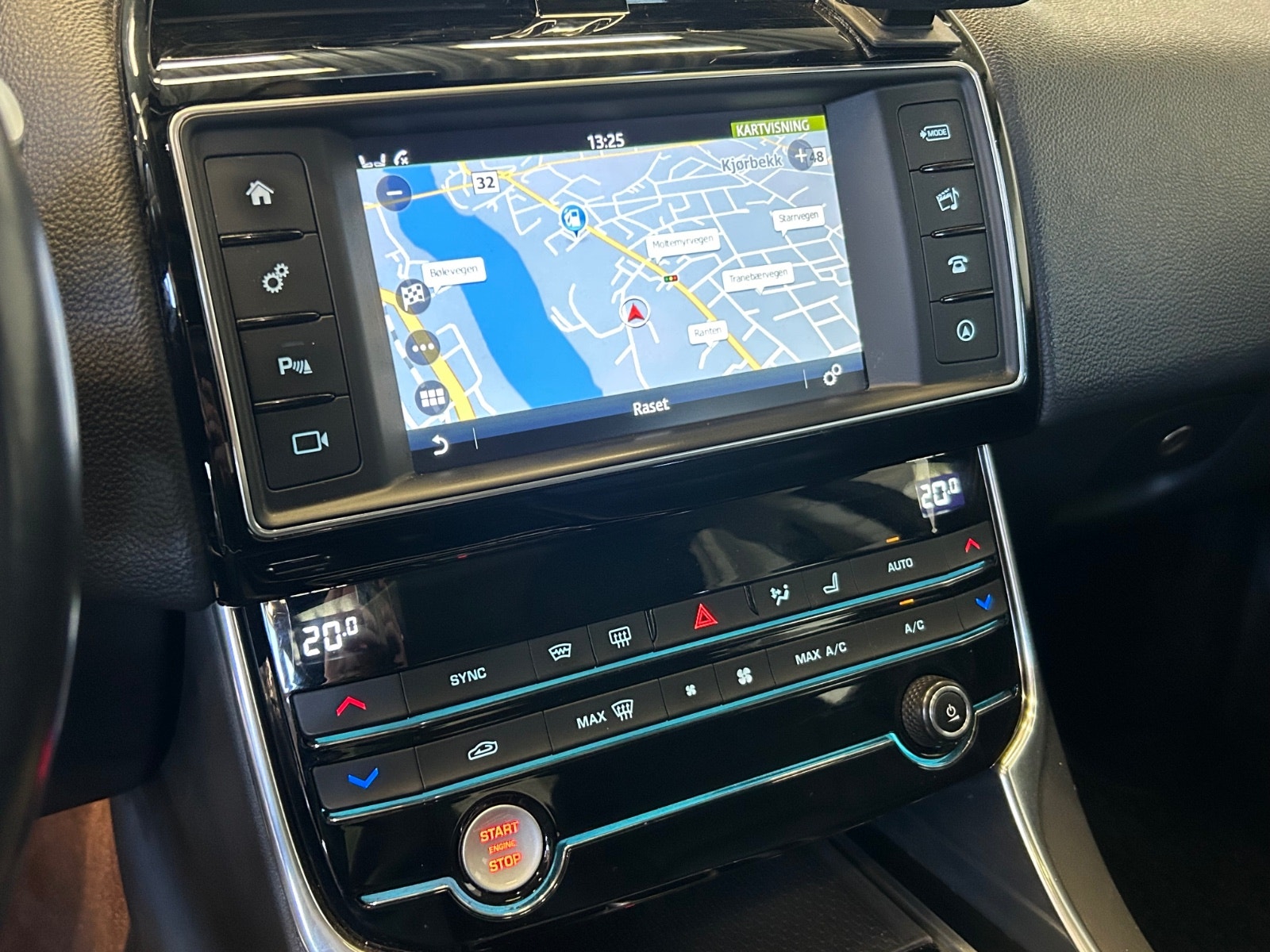 Jaguar XE 20d Automatic, 180hp, 2016