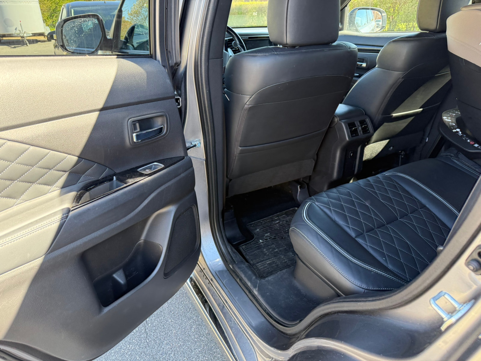 Mitsubishi Outlander PHEV CVT, 224ps, 2019