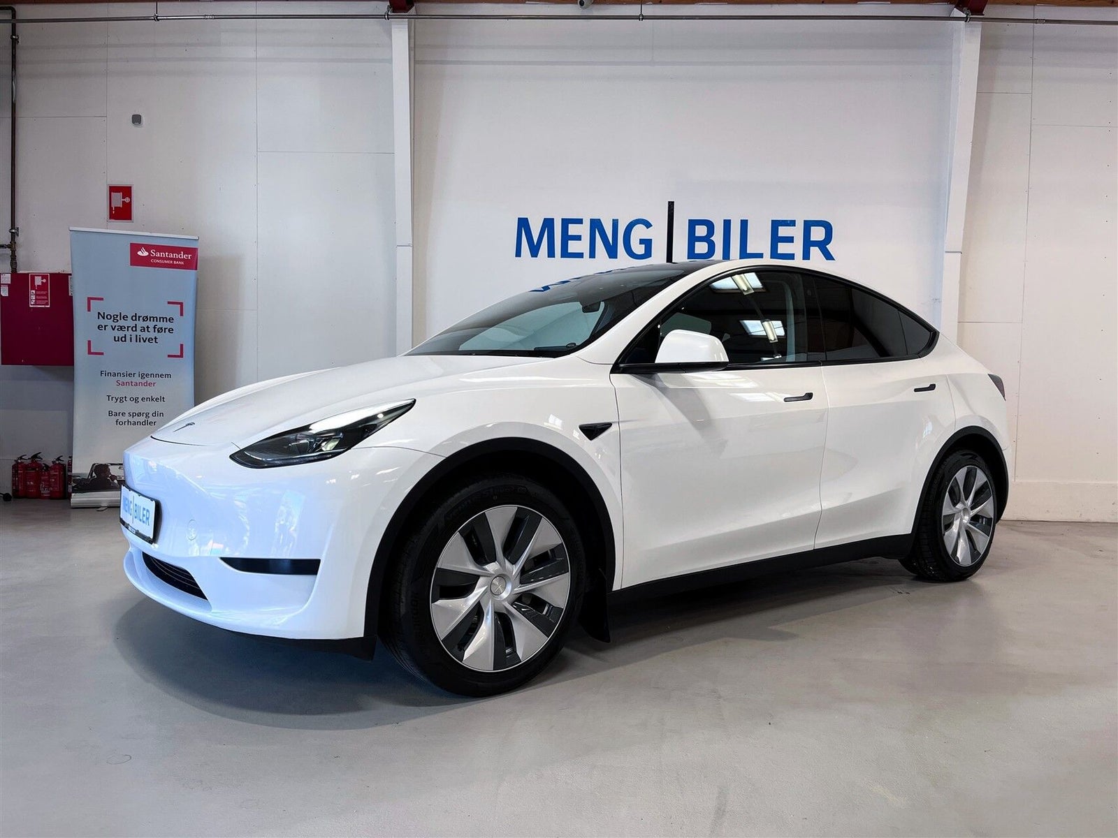 Tesla Model Y Standard Range RWD, 299ps, 2023