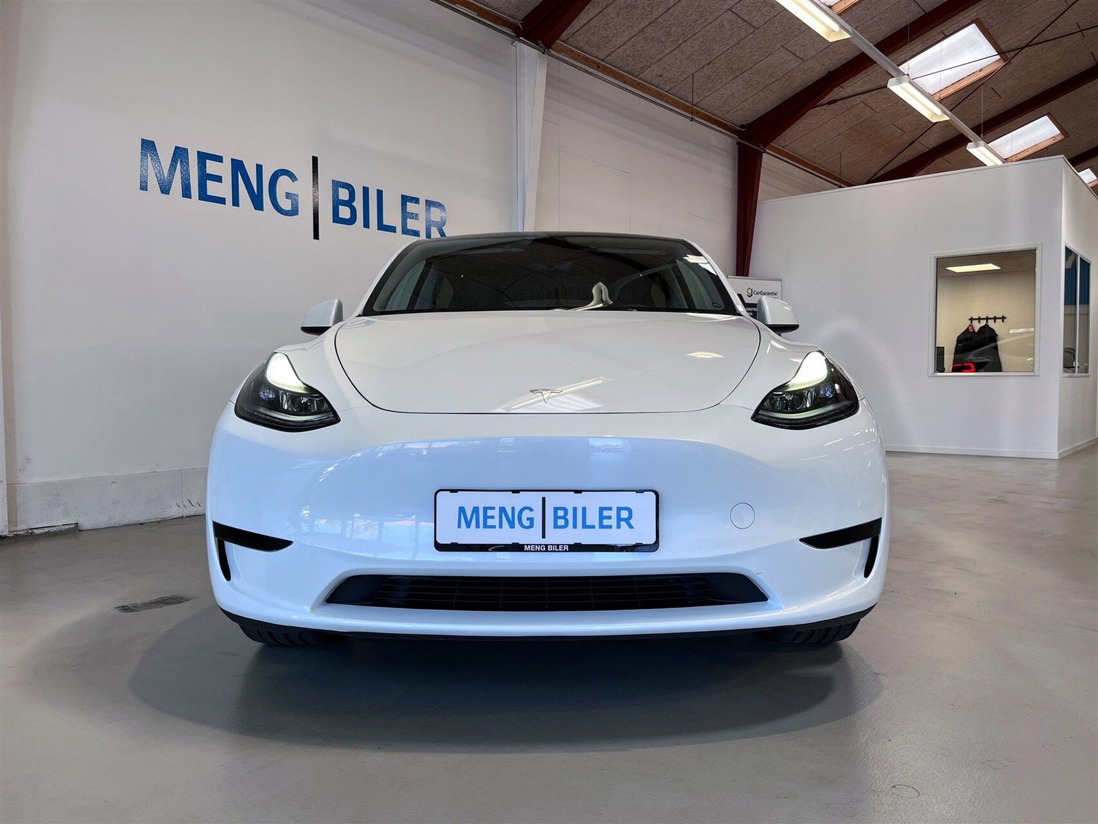 Tesla Model Y Standard Range RWD, 299ps, 2023