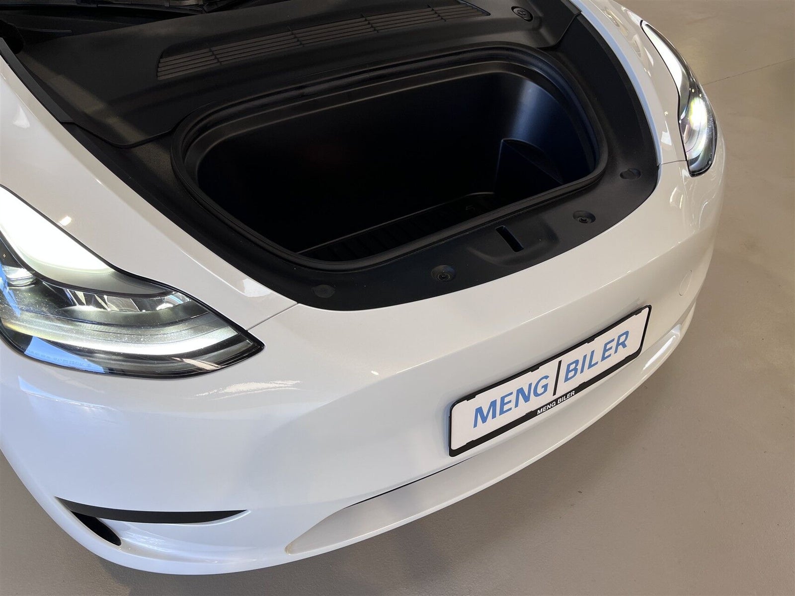 Tesla Model Y Standard Range RWD, 299ps, 2023