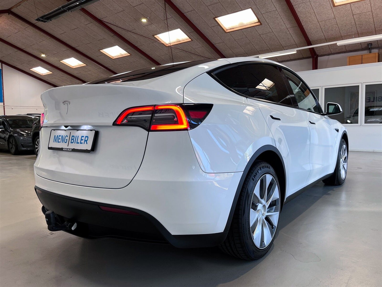 Tesla Model Y Standard Range RWD, 299ps, 2023