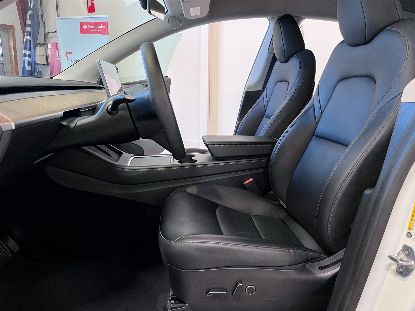 Tesla Model Y Standard Range RWD, 299ps, 2023