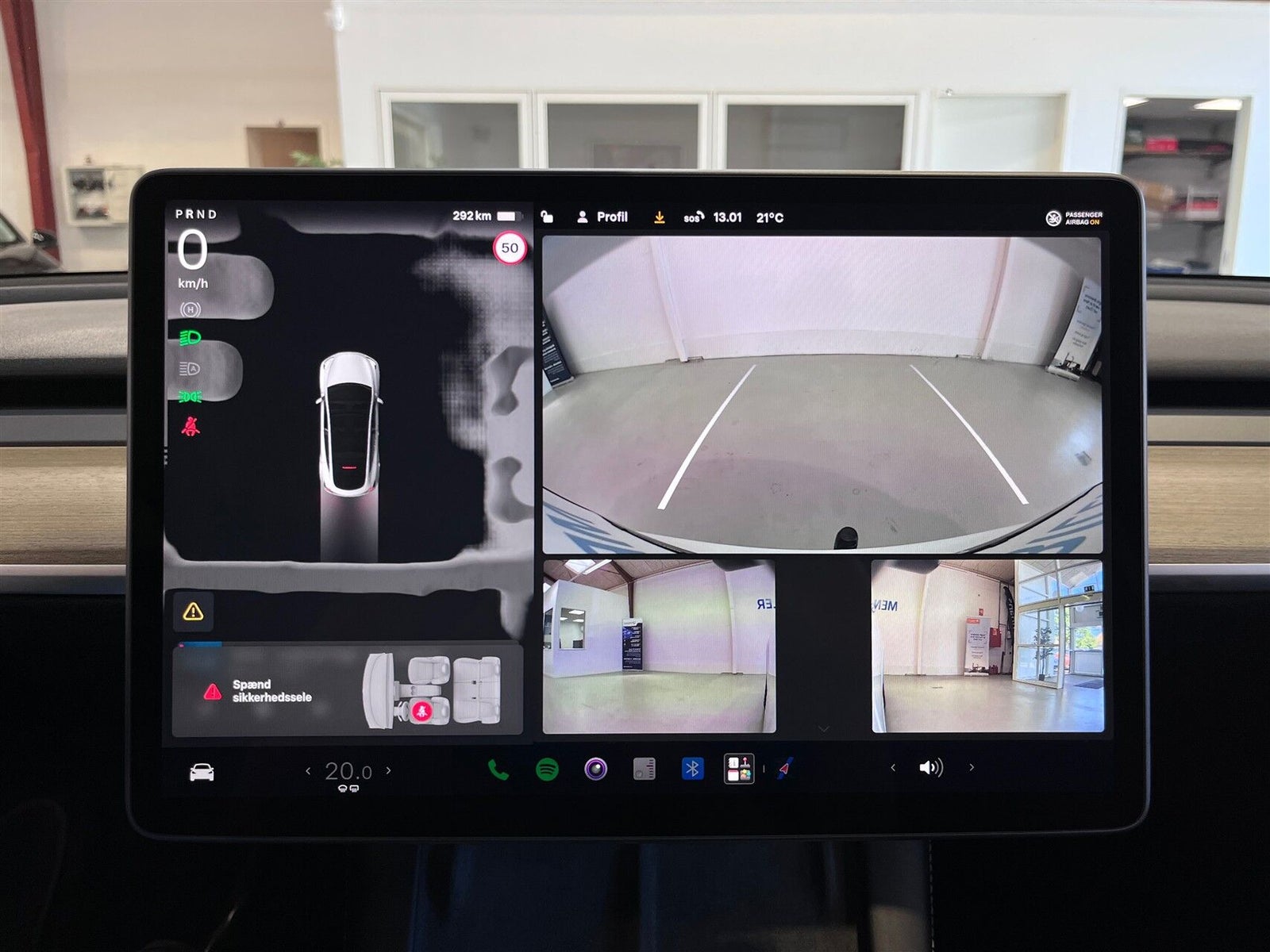 Tesla Model Y Standard Range RWD, 299ps, 2023