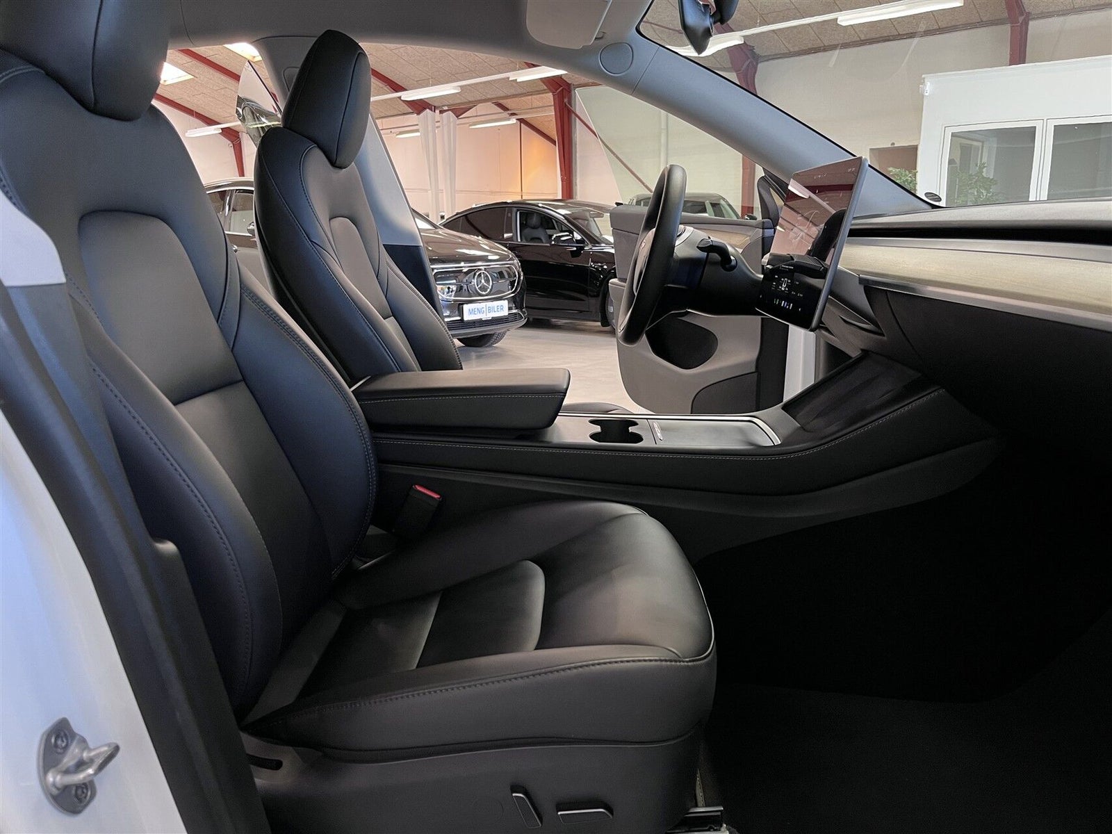 Tesla Model Y Standard Range RWD, 299ps, 2023