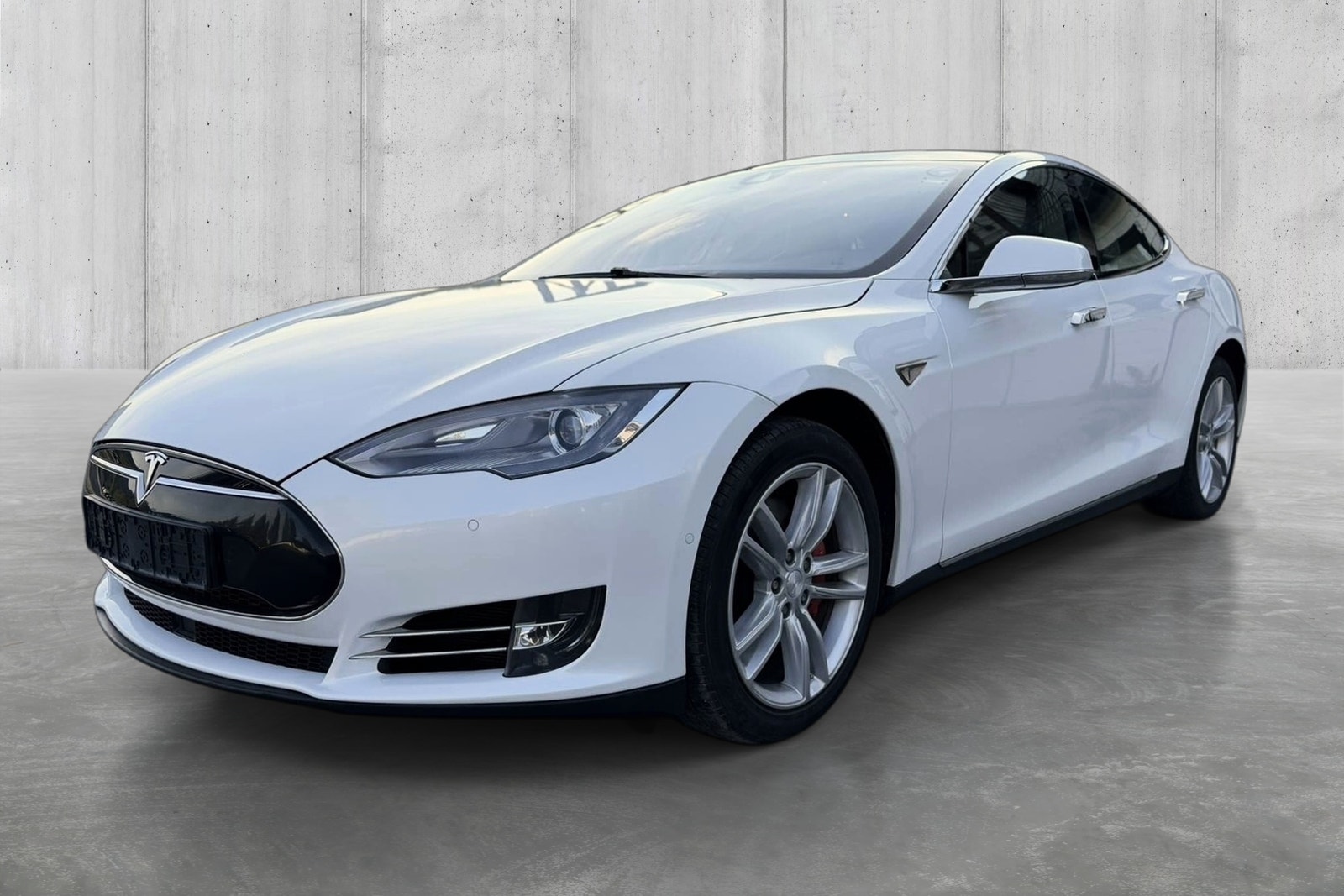 Tesla Model S P85D, 511ps, 2015
