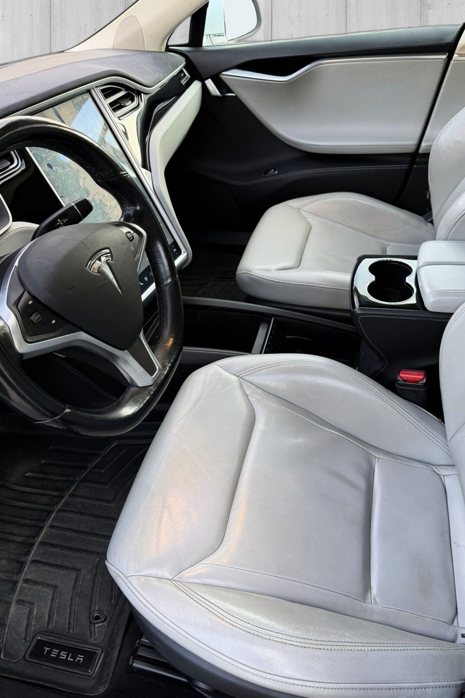 Tesla Model S P85D, 511ps, 2015