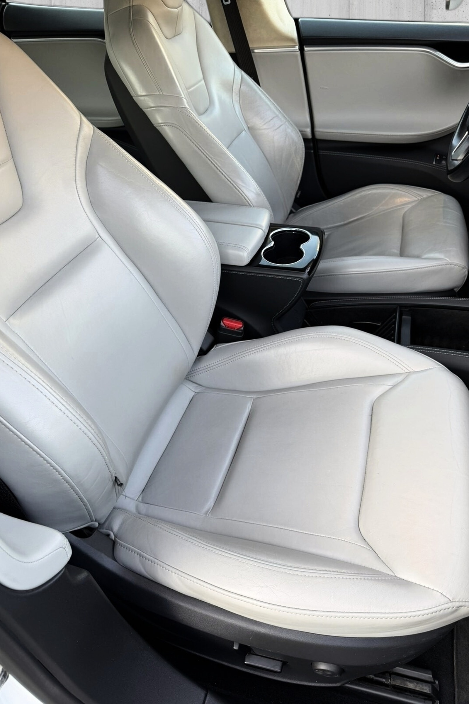 Tesla Model S P85D, 511ps, 2015