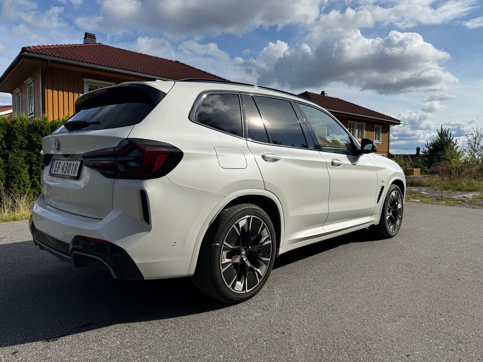 BMW iX3, 286hp, 2022