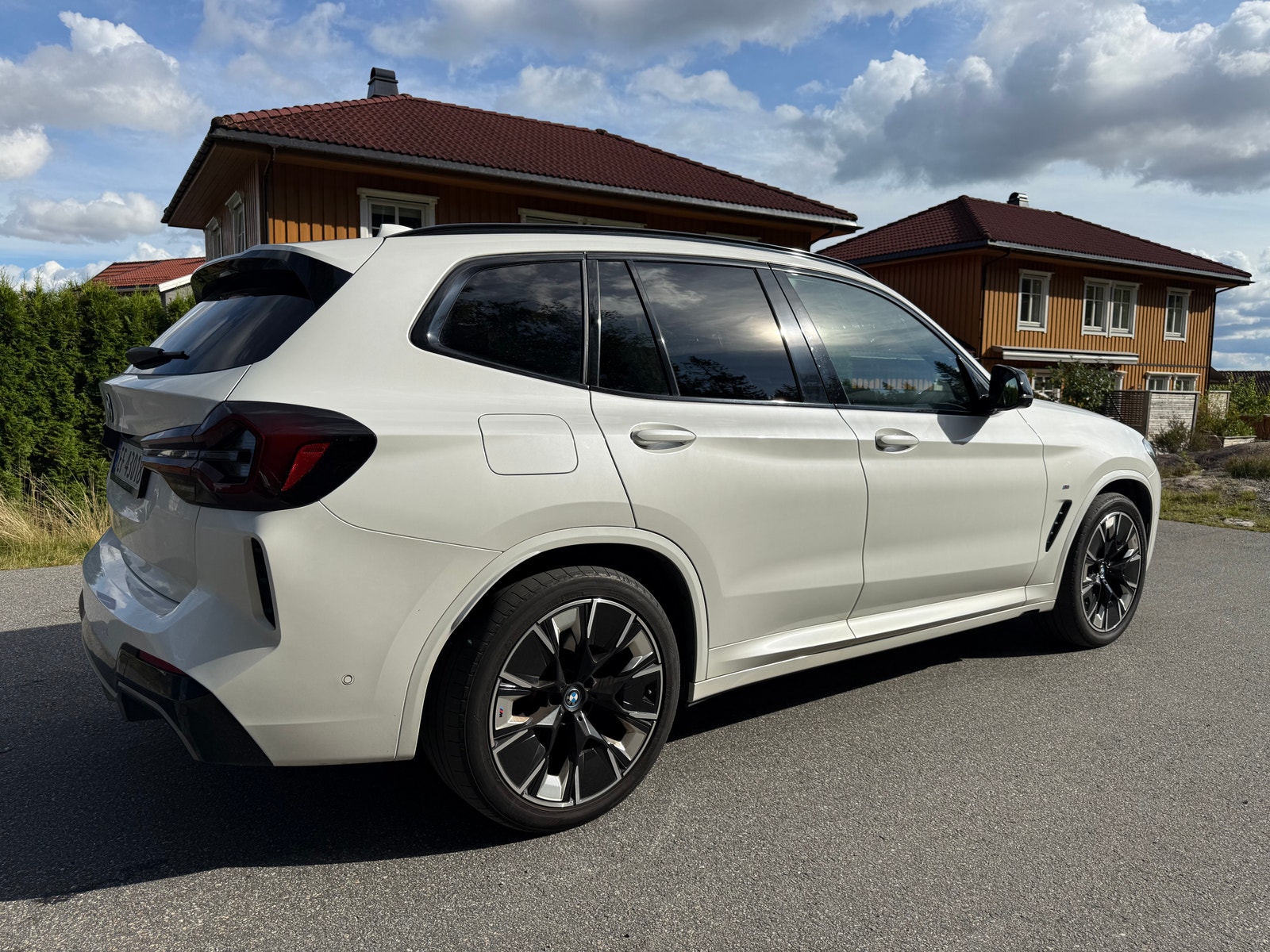 BMW iX3, 286hp, 2022