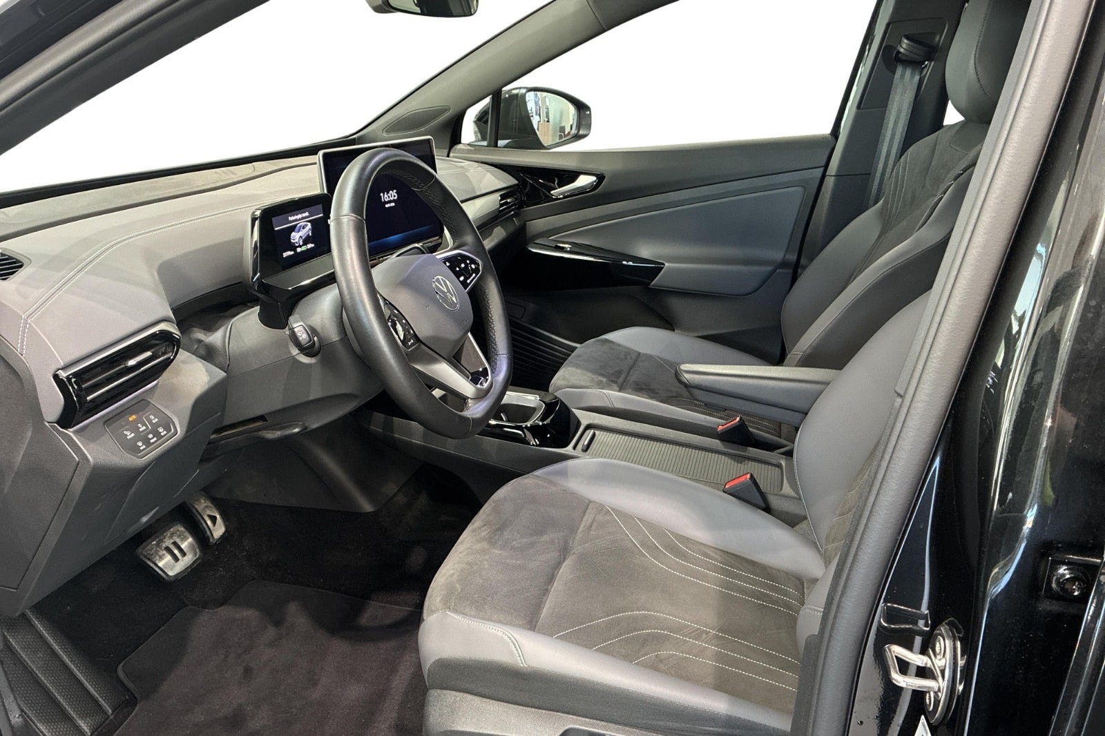 Volkswagen ID.5 Pro, 286hp, 2025