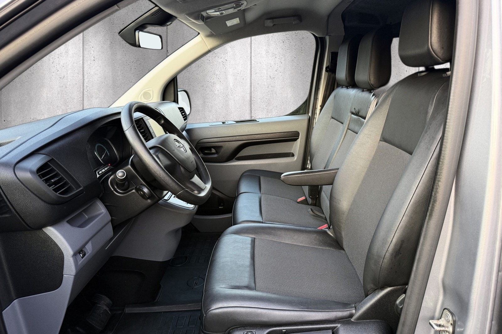 Opel Vivaro-e Panel Van, 136ps, 2021