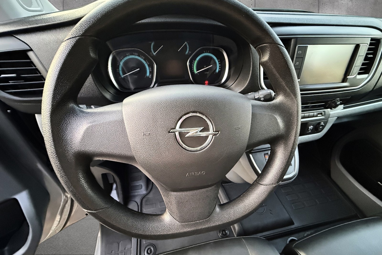 Opel Vivaro-e Panel Van, 136ps, 2021