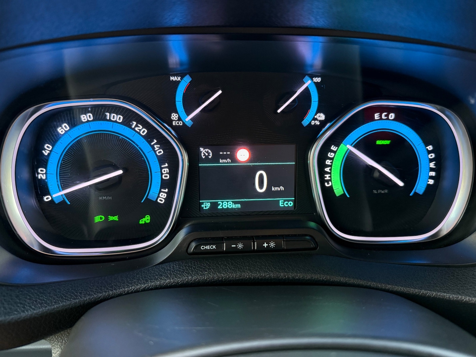 Opel Vivaro-e Panel Van, 136ps, 2021