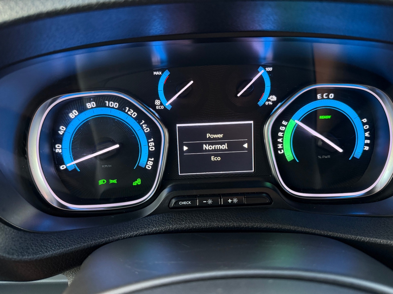 Opel Vivaro-e Panel Van, 136ps, 2021