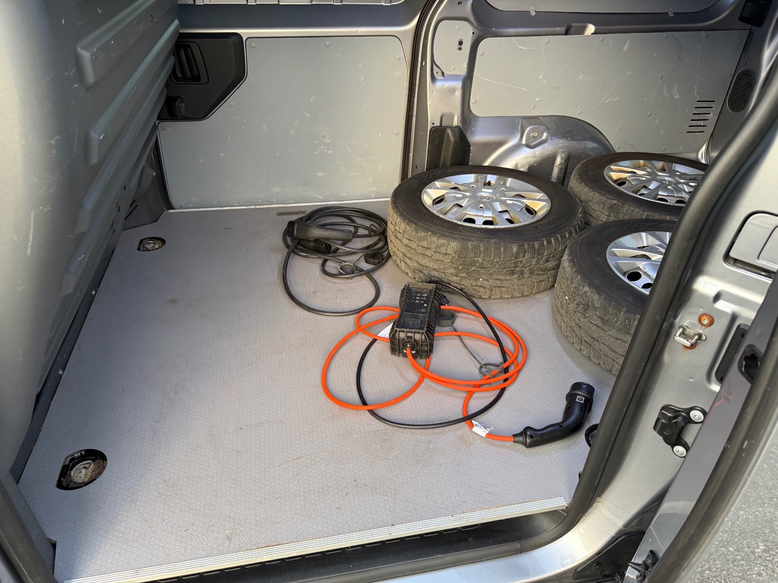 Opel Vivaro-e Panel Van, 136ps, 2021