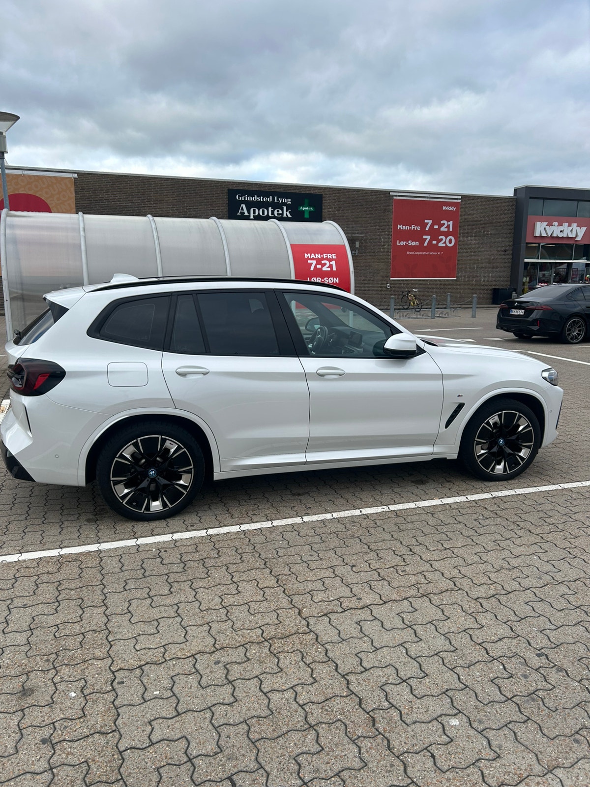 BMW iX3, 286hp, 2023