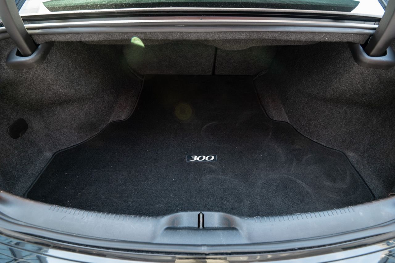 Chrysler 300C 5.7 V8 HEMI Automatic, 368hp, 2012