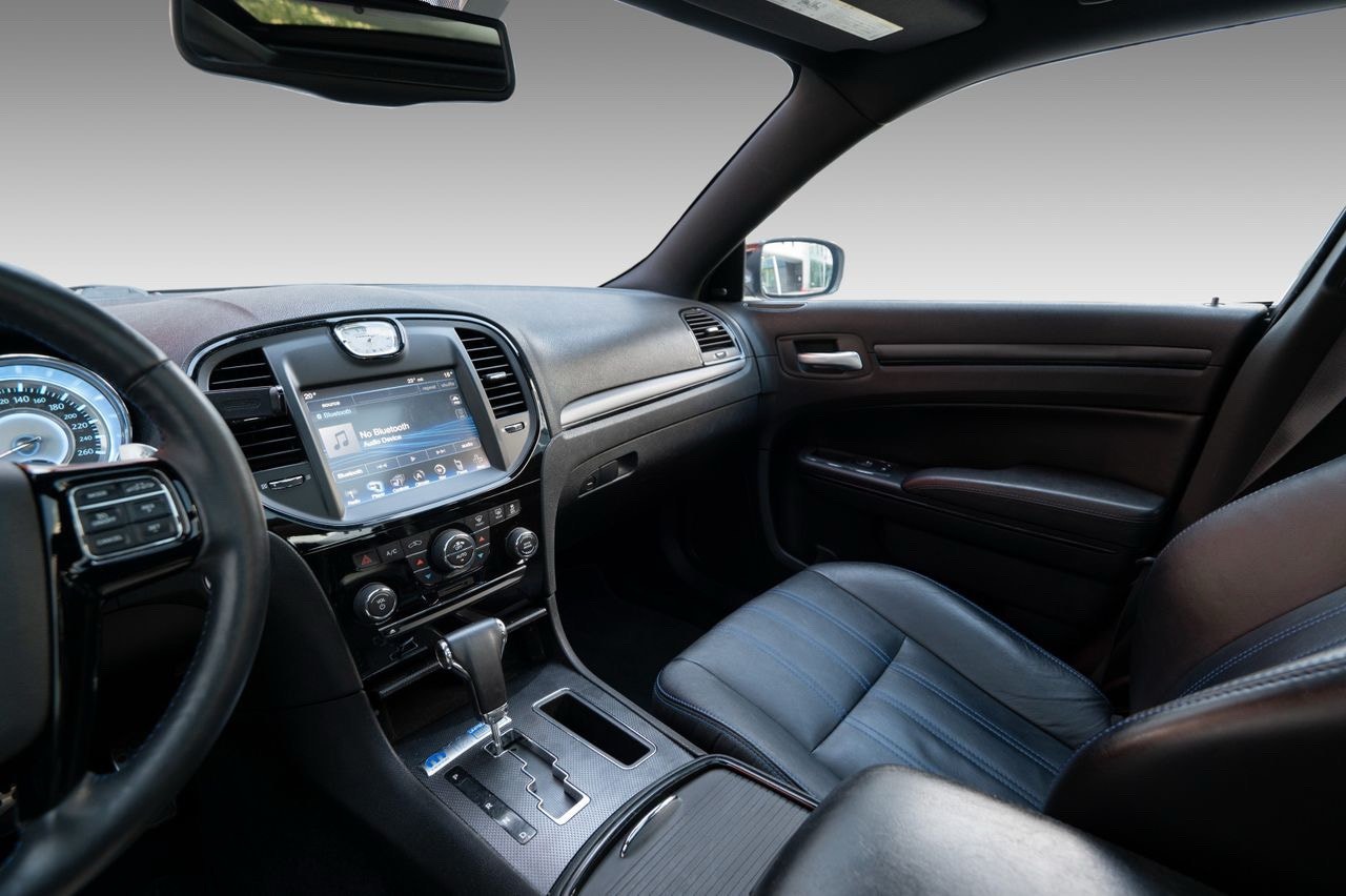 Chrysler 300C 5.7 V8 HEMI Automatic, 368hp, 2012