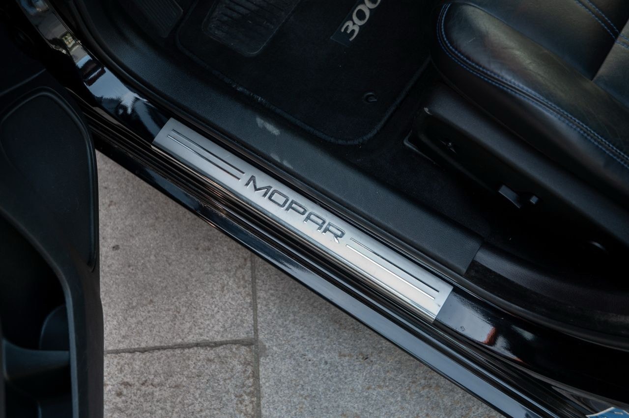 Chrysler 300C 5.7 V8 HEMI Automatic, 368hp, 2012