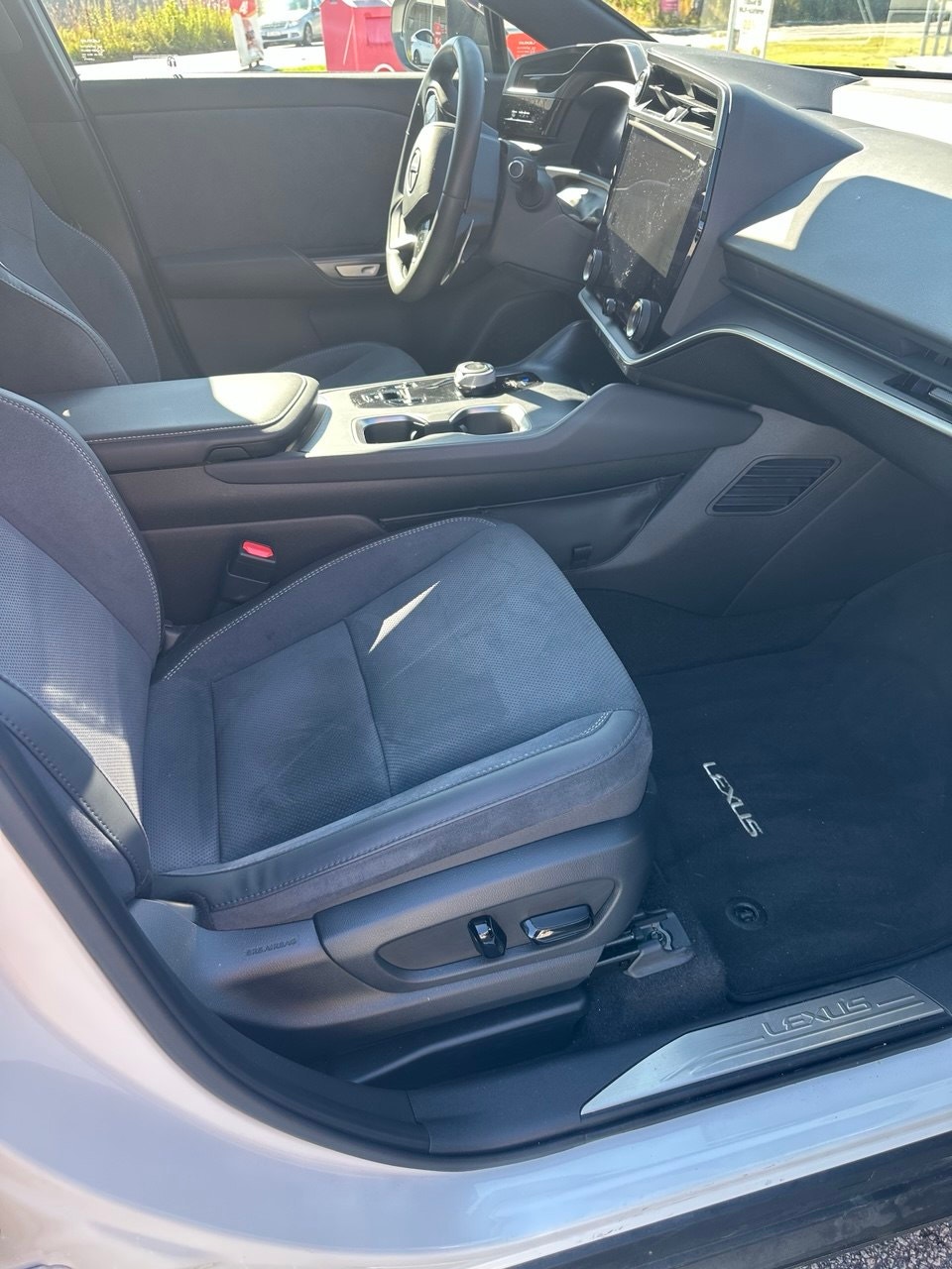 Lexus RZ 450e, 313ps, 2023