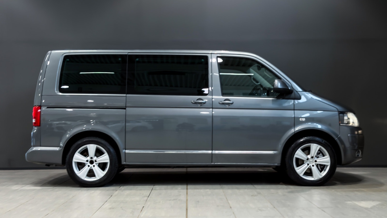 Volkswagen Multivan 2.0 TDI BMT DSG Sequential, 7-trins, 140ps, 2011