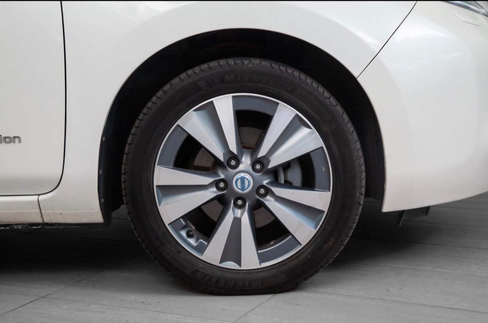 Nissan Leaf 24 kWh, 109hp, 2014