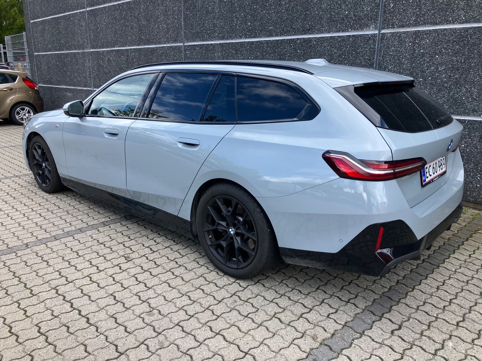 BMW i5 eDrive40 Touring, 340hp, 2025
