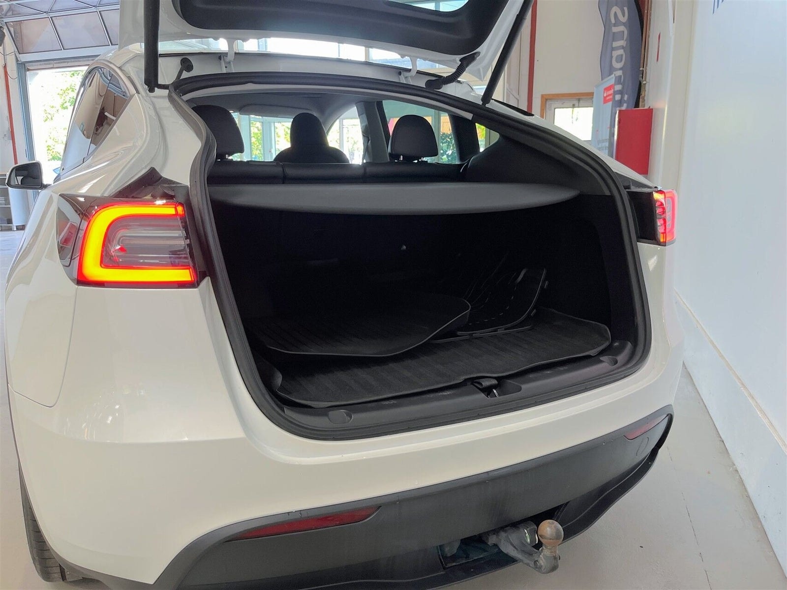 Tesla Model Y Performance, 534ps, 2024