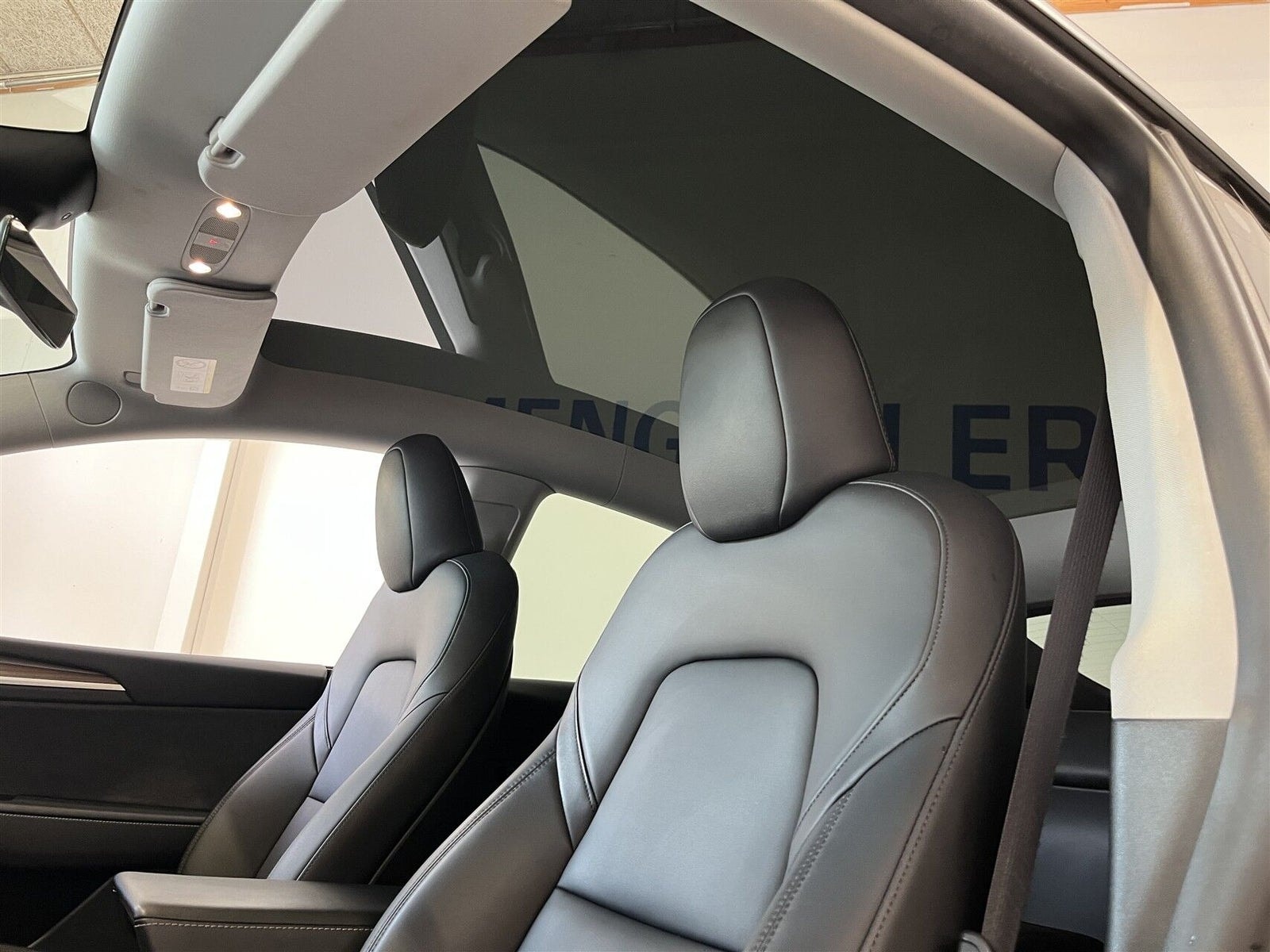 Tesla Model Y Performance, 534ps, 2024