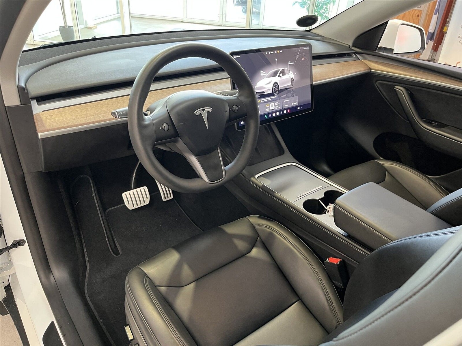 Tesla Model Y Performance, 534ps, 2024