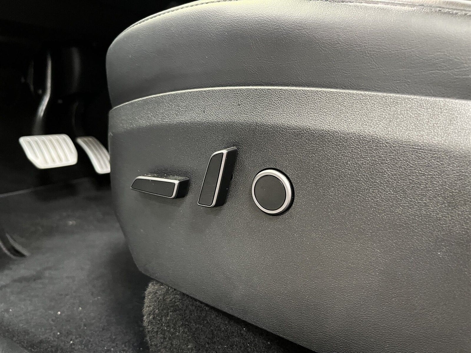 Tesla Model Y Performance, 534ps, 2024