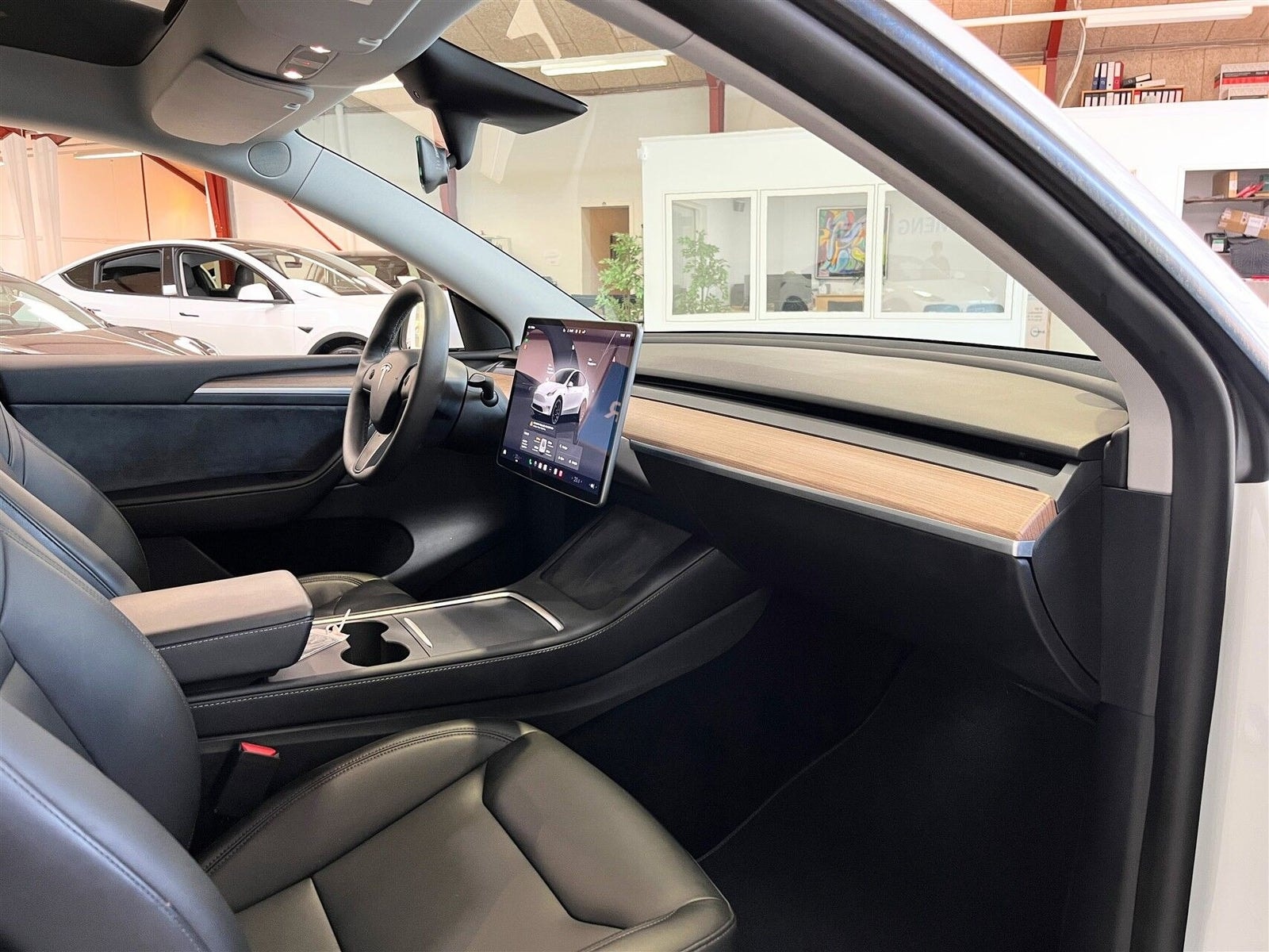 Tesla Model Y Performance, 534ps, 2024