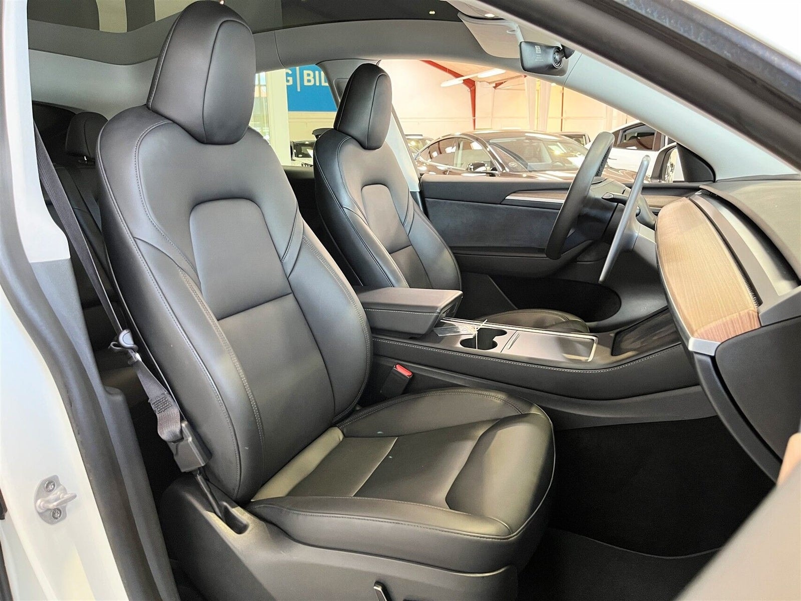 Tesla Model Y Performance, 534ps, 2024