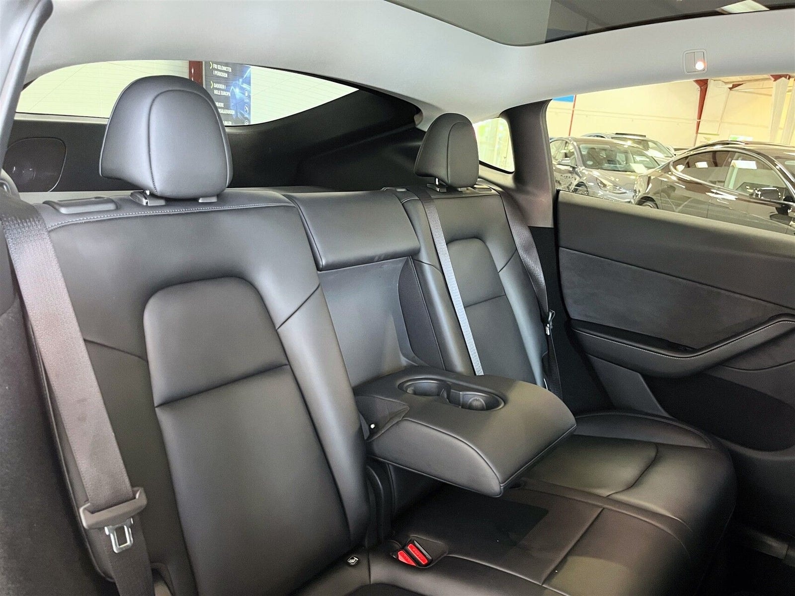 Tesla Model Y Performance, 534ps, 2024
