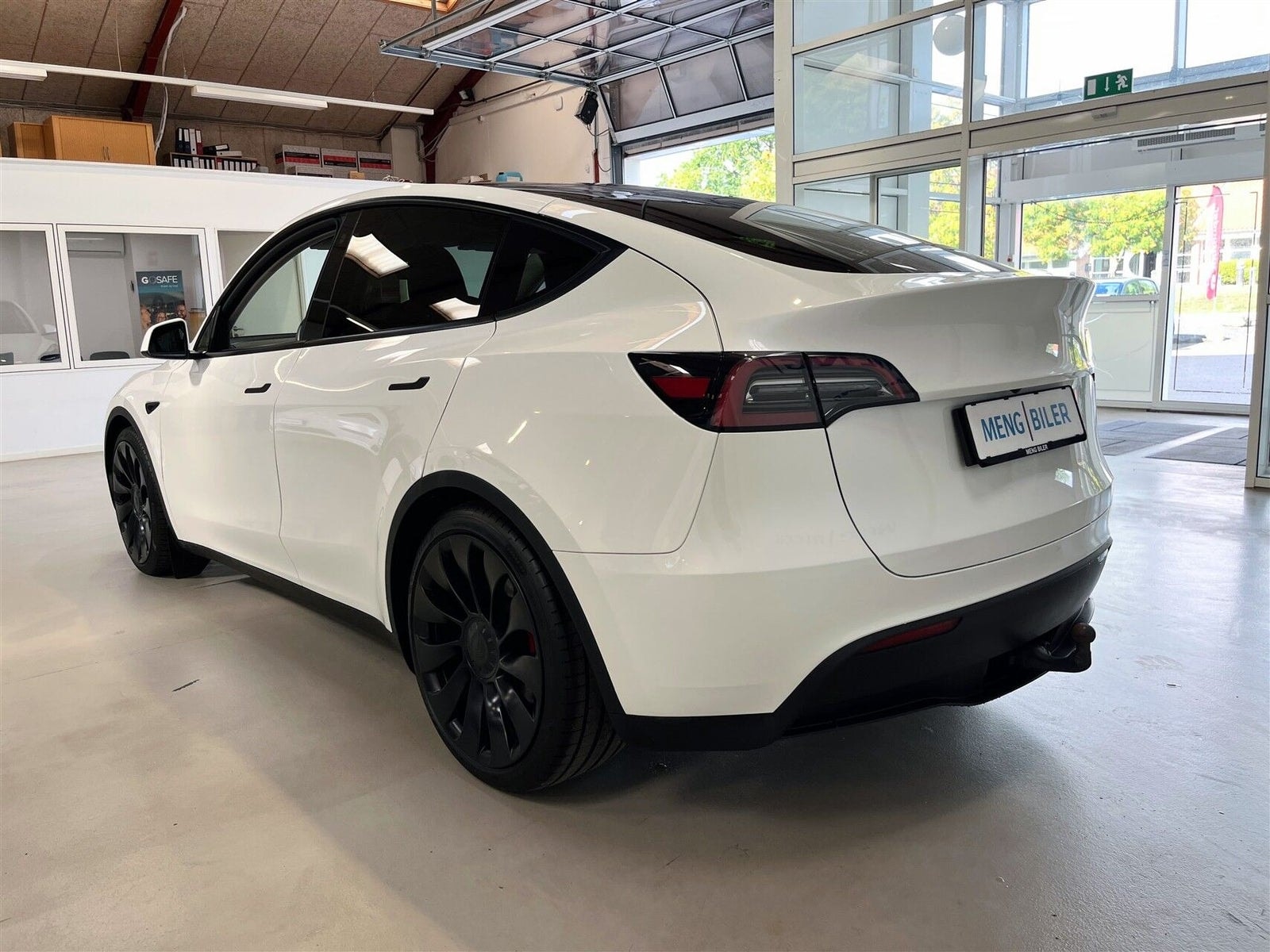 Tesla Model Y Performance, 534ps, 2024