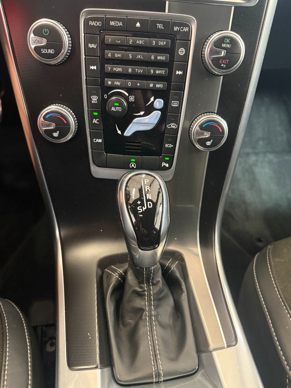 Volvo XC60 D4 Geartronic, 181hp, 2015