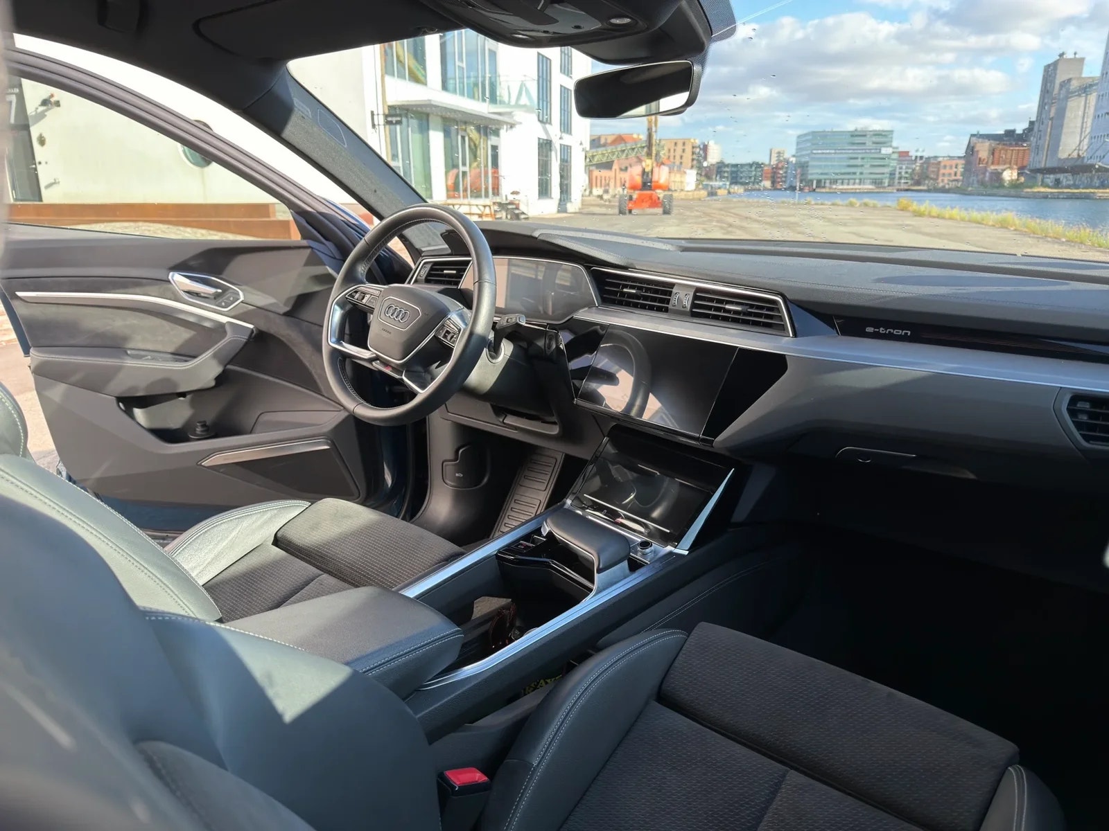 Audi e-tron 55 quattro, 408ps, 2020