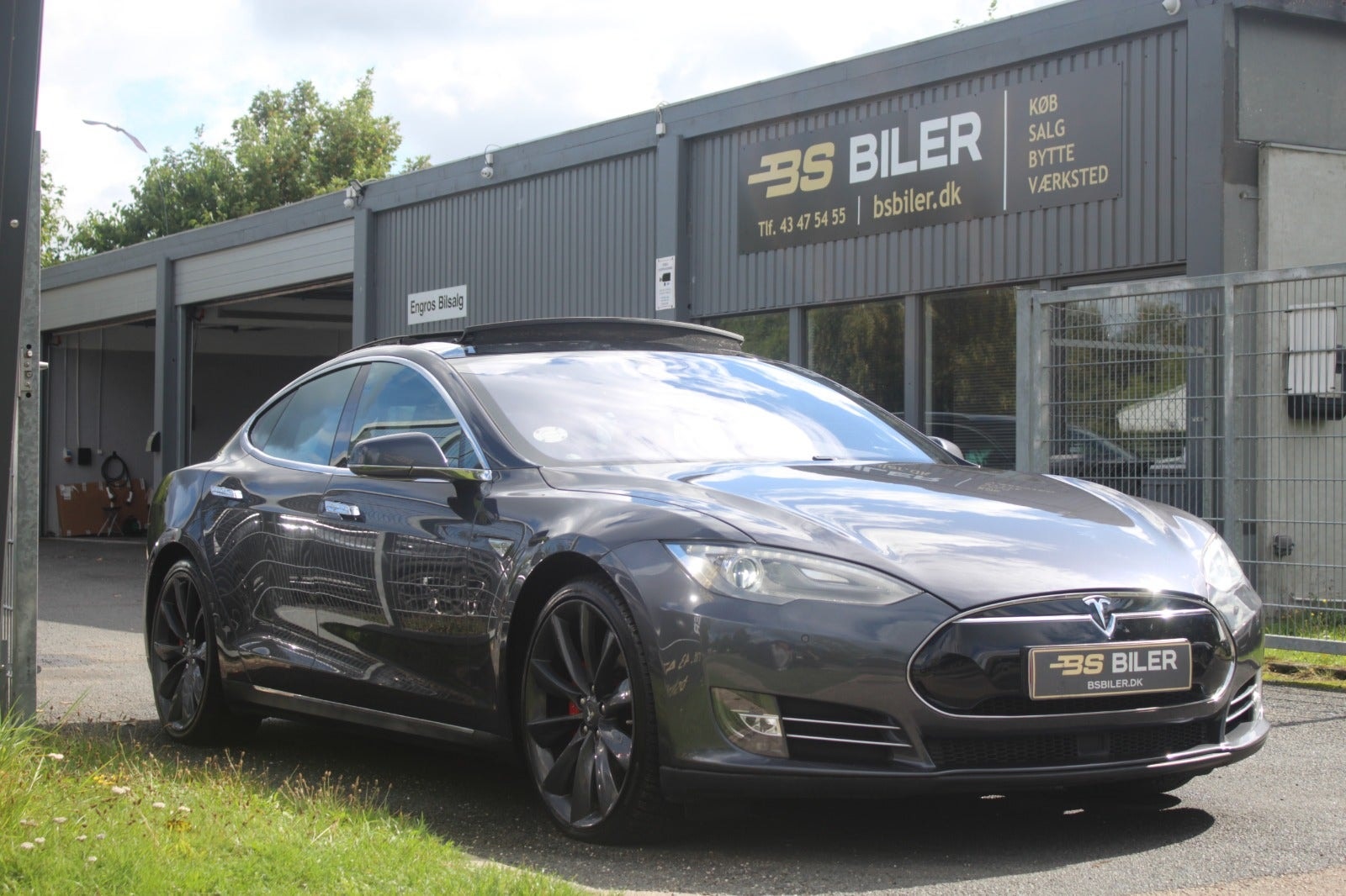 Tesla Model S P90D, 511ps, 2015