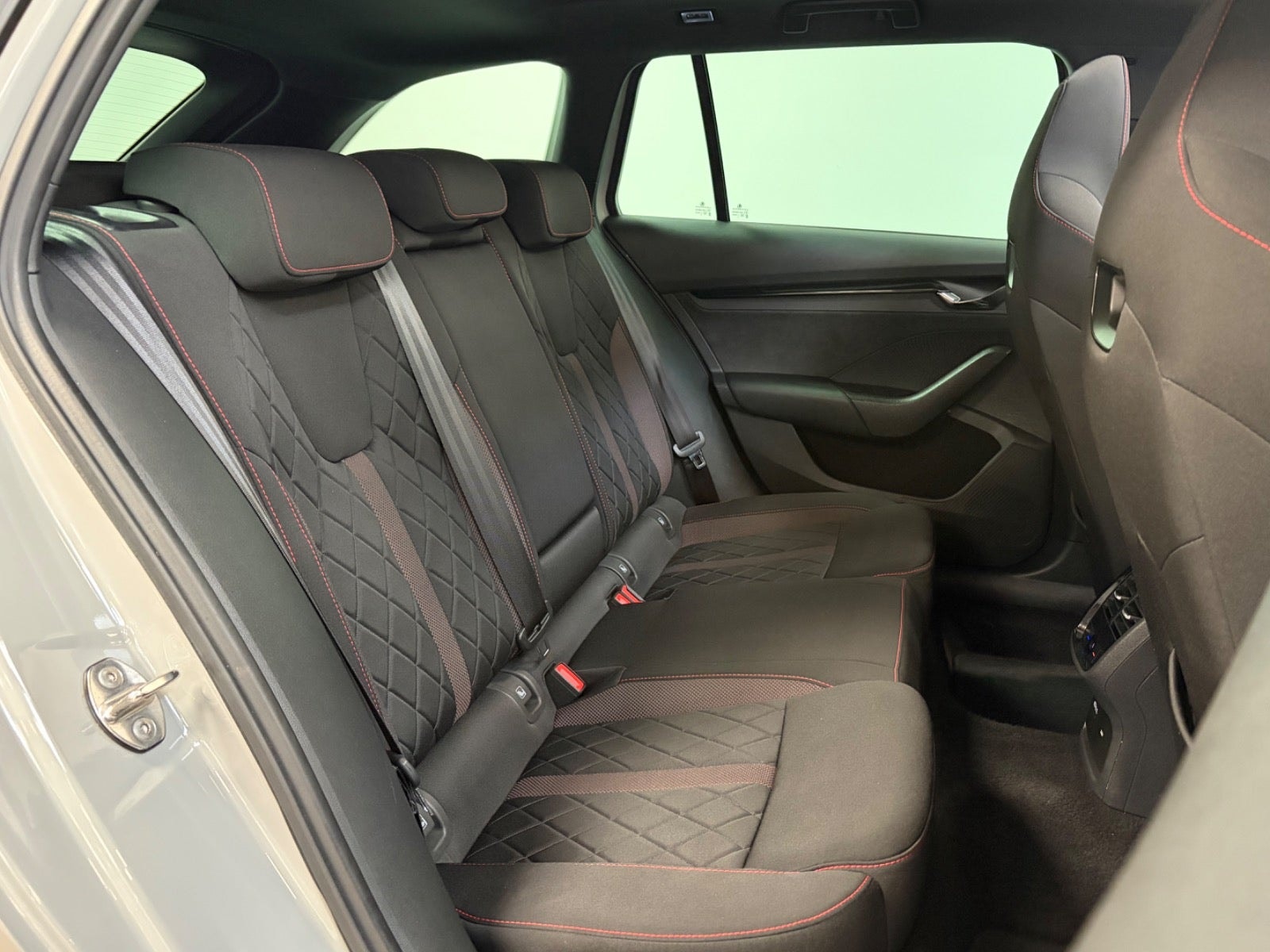 Škoda Octavia Combi RS iV DSG sekvensiell, 6-trinn, 245hk, 2021