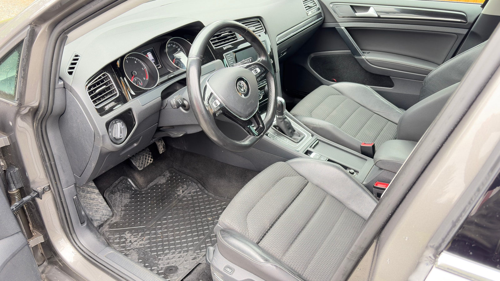 Volkswagen Golf Variant 1.6 TDI DPF BMT DSG Sequential, 7-trins, 105ps, 2014
