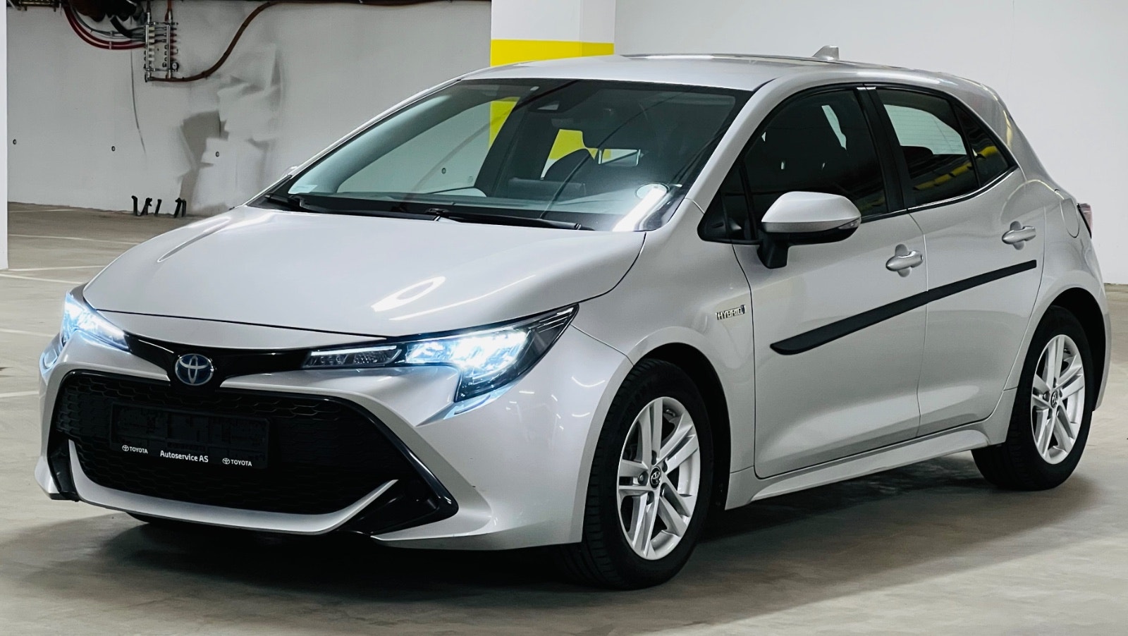 Toyota Corolla Hybrid e-CVT, 122hp, 2019