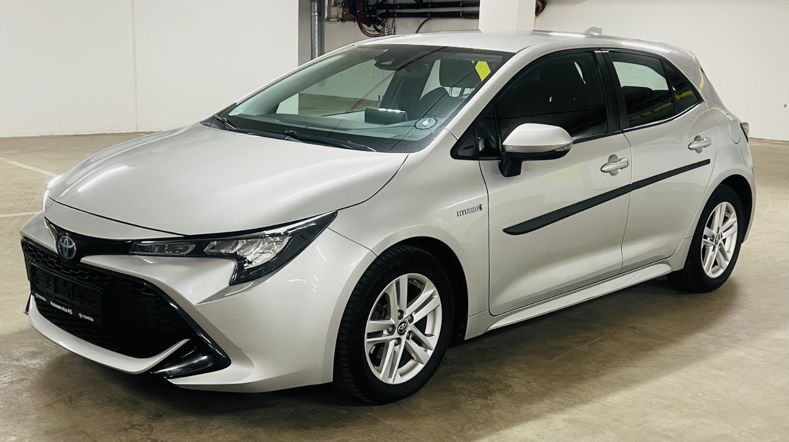 Toyota Corolla Hybrid e-CVT, 122hp, 2019