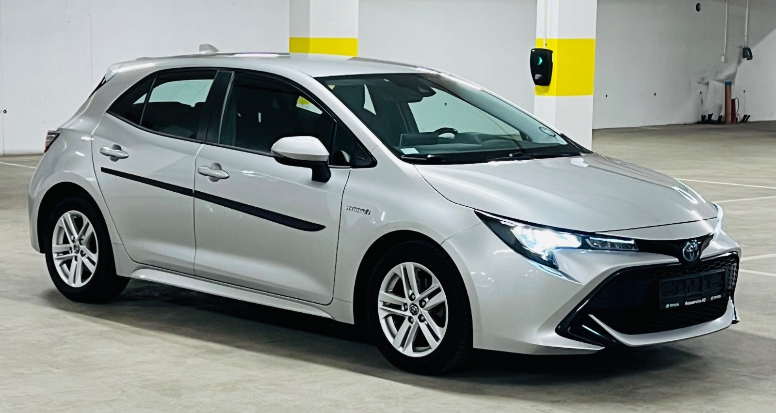 Toyota Corolla Hybrid e-CVT, 122hp, 2019