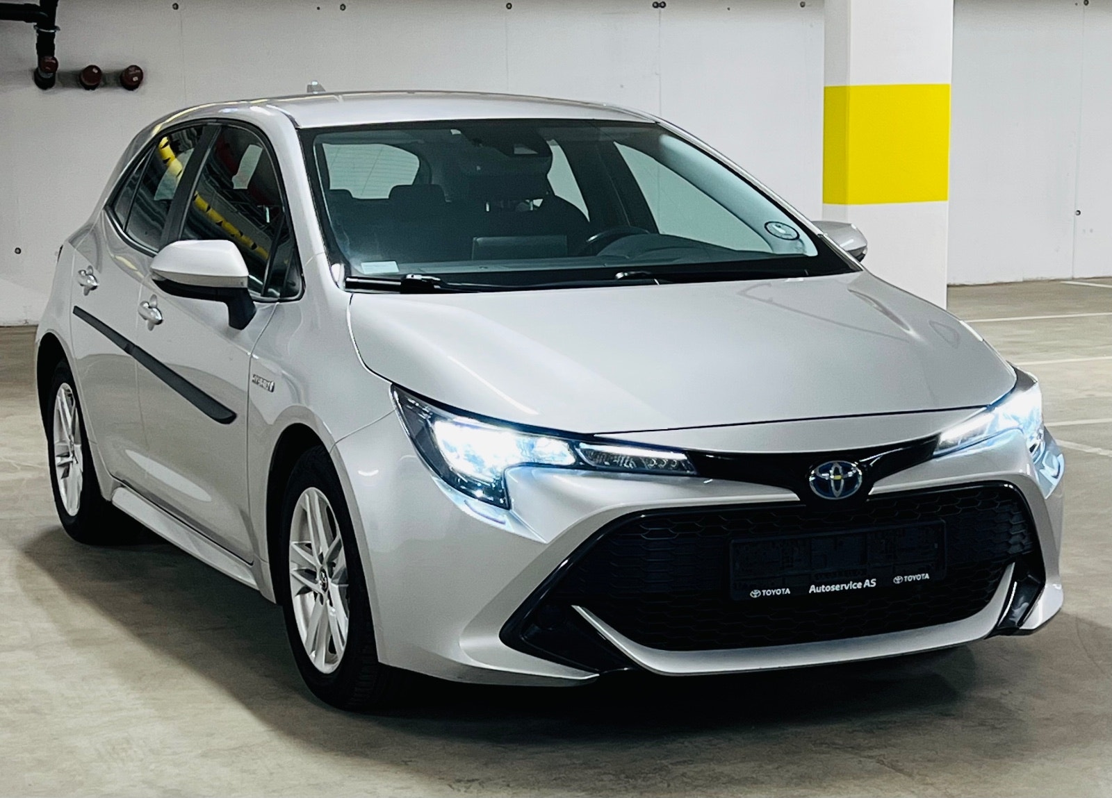 Toyota Corolla Hybrid e-CVT, 122hp, 2019
