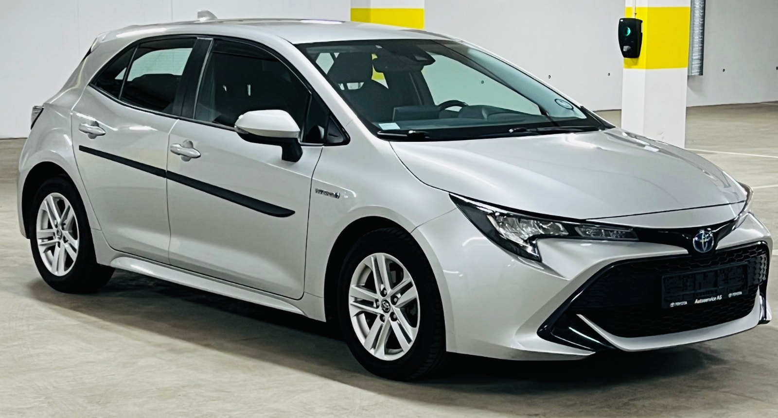 Toyota Corolla Hybrid e-CVT, 122hp, 2019