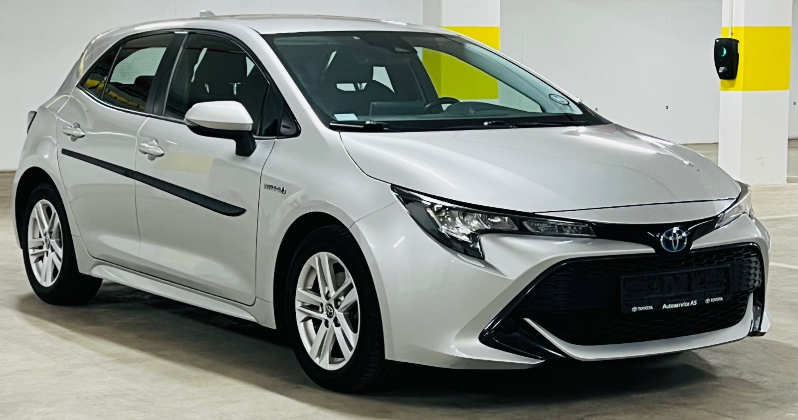 Toyota Corolla Hybrid e-CVT, 122hp, 2019
