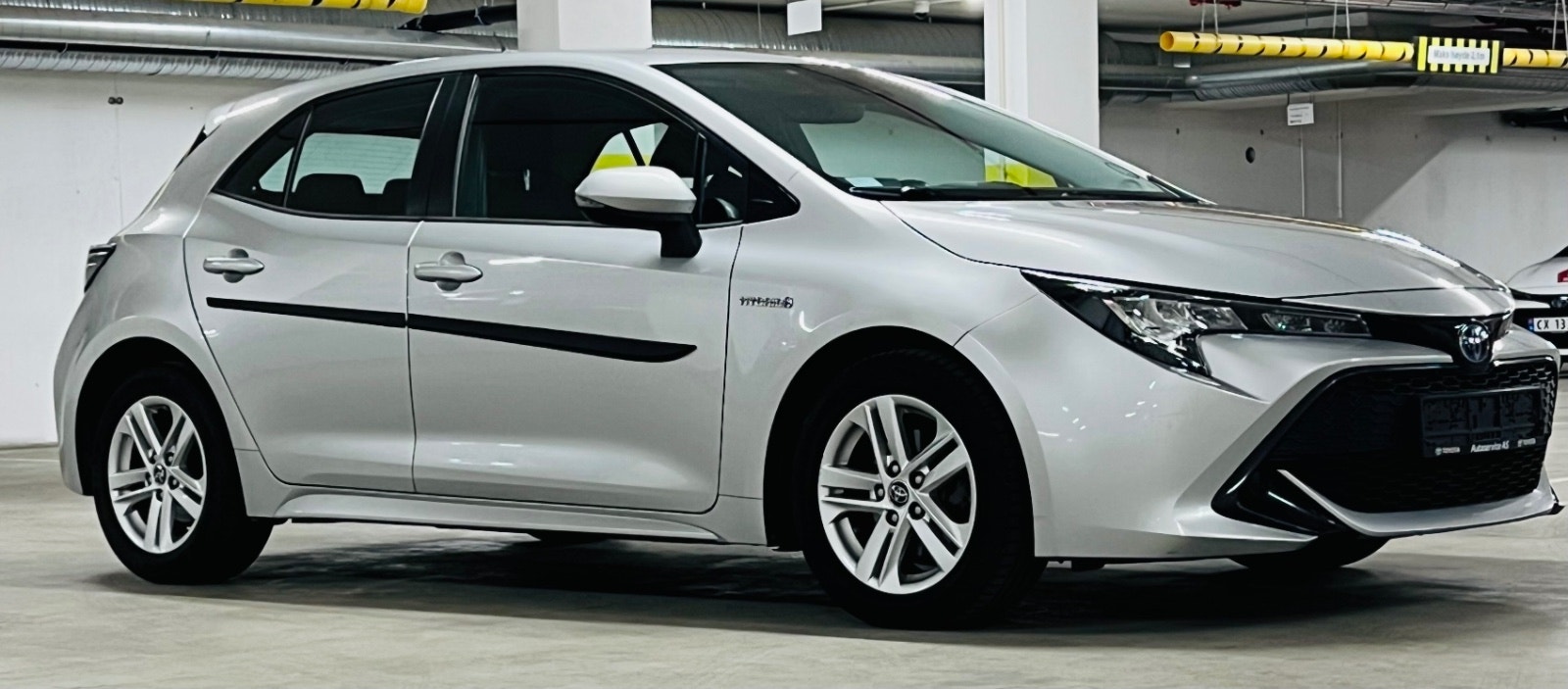 Toyota Corolla Hybrid e-CVT, 122hp, 2019