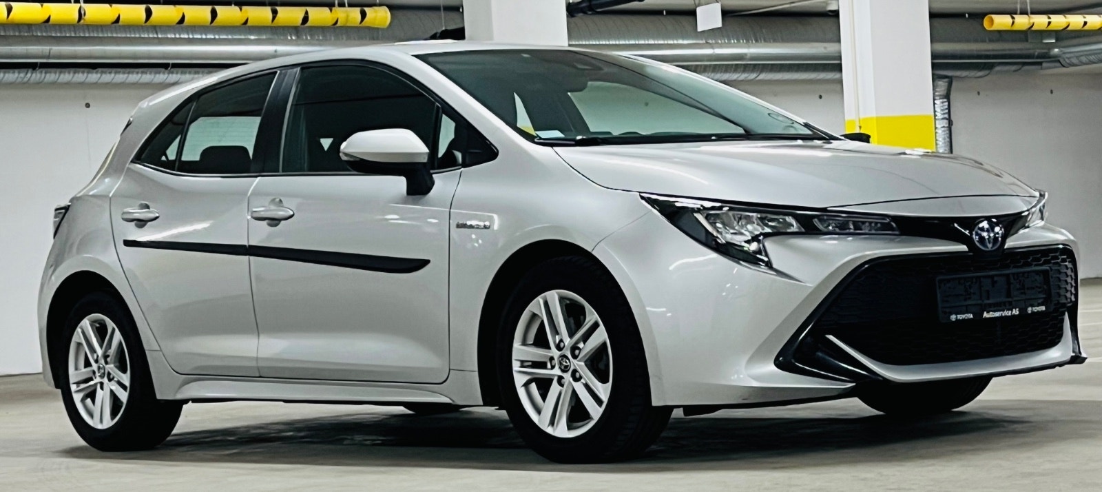 Toyota Corolla Hybrid e-CVT, 122hp, 2019